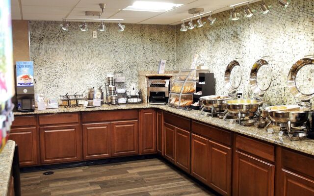 Spark by Hilton Sarasota Siesta Key Gateway