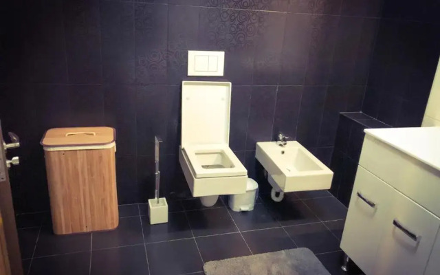 Cara Apartment - 5 min walk to the beach (Delfinariu - bd. Mamaia)