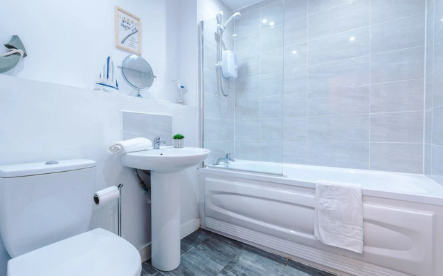 Stunning and Modern 2 Bedroom Apt in Liverpool