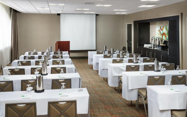 Holiday Inn Charlotte University Executive Park, an IHG Hotel