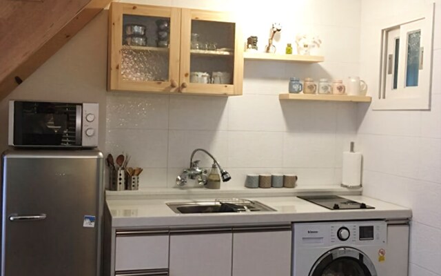 Jeju Woljeong-peanuts House Pension