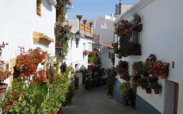 House With 4 Bedrooms in Canillas de Aceituno, With Wonderful Mountain