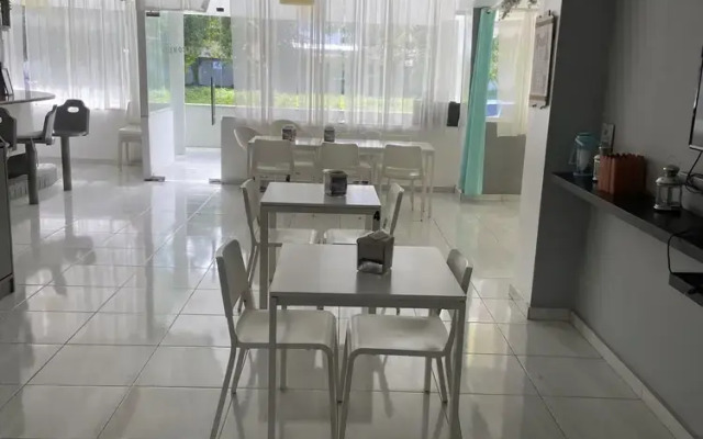 Master Glass Siute