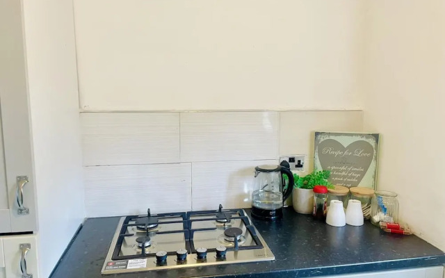 Cozy 2 Bedhouse 20mins From Manchester City Centre