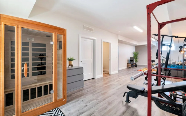 Marvelous New Townhomes for 16 guests