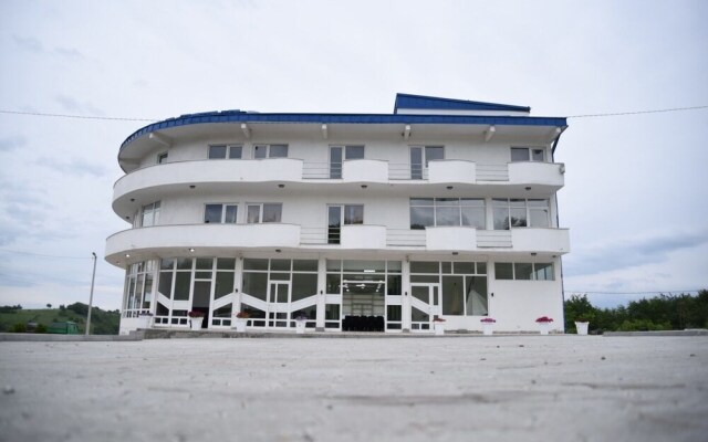 Hotel Emro