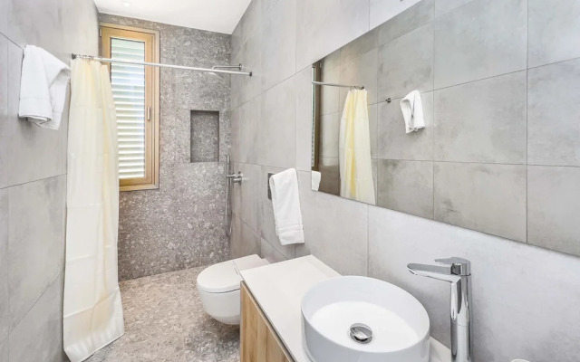 Azure Seaview - Garnet Villa