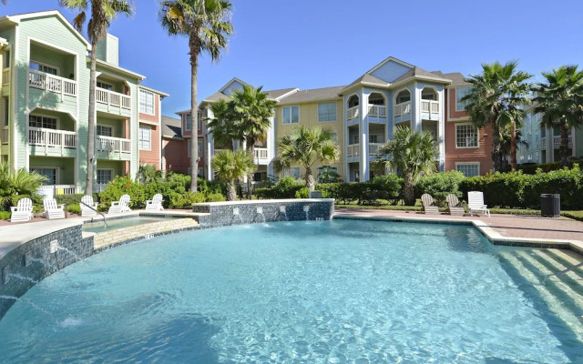 Dawn 722 - Poolside Paradise