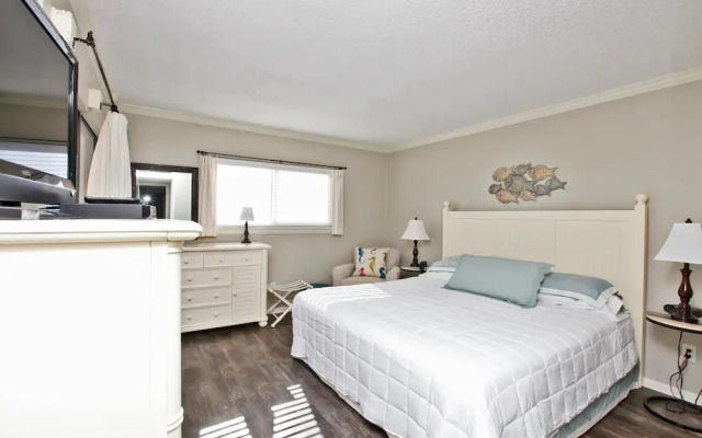 Regency Towers Beach Resort by Panhandle Getaways