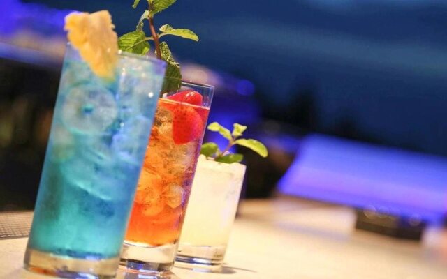 Absolute Twin Sands Resort & Spa