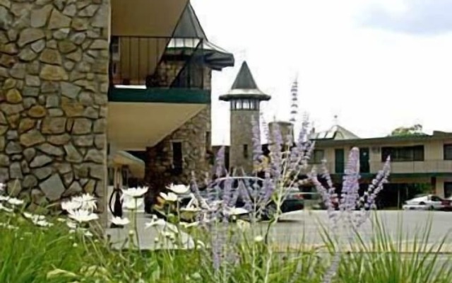 Weathervane Terrace Inn and Suites