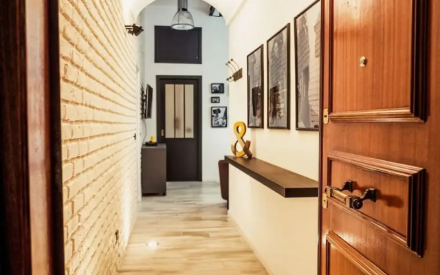Large Flat/industrial Style/close to Termini