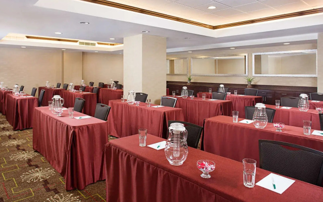 Homewood Suites by Hilton Dallas Downtown, TX