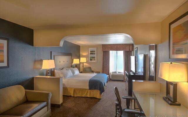 Country Inn & Suites by Radisson, South Haven, MI