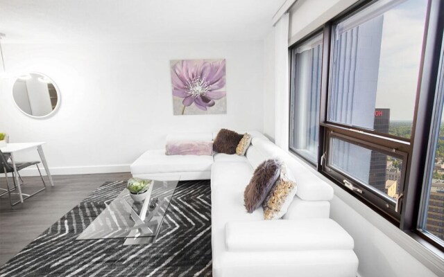 Luxurious One-bedroom With in Suite Laundry and Parking