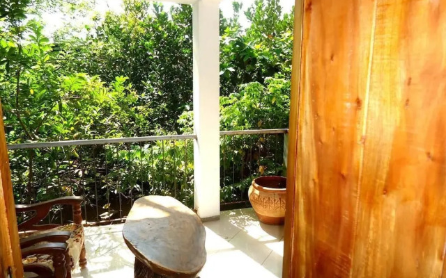 New Green Hut Inn & Restaurant