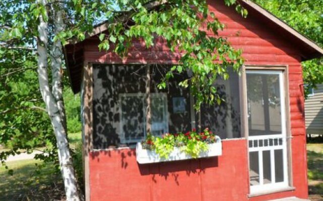 Chippawa Resort - Cottages & Camping