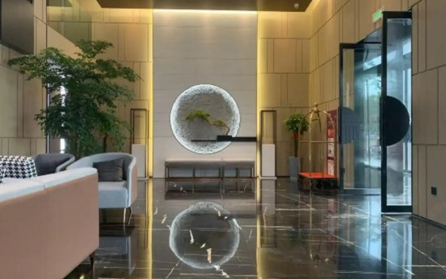 Yi Hotel (Yancheng Champagne Mansion)