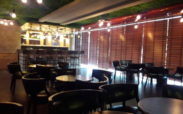 Hotel Gms Grand