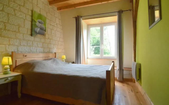 Holiday Home in a Historic Building Near Montreuil