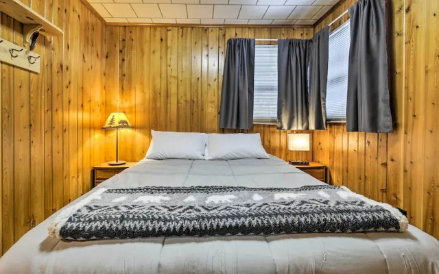 All-season Lakefront Mercer Vacation Rental