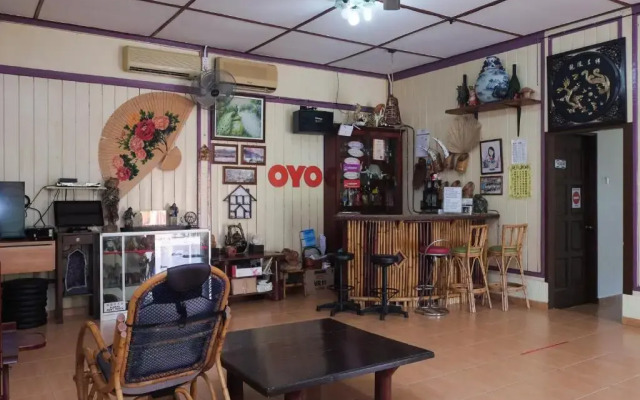 Oyo 89928 Acf Guest House