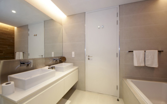 Luxury 2 Bedroom  In Blue Water Island 2