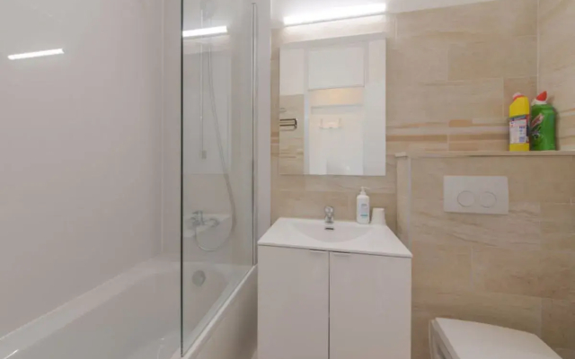 House Mimosa De Haan