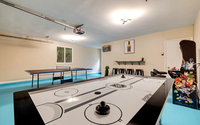 Indoorpool Hottub Gameroom Firepit Dogfriendly