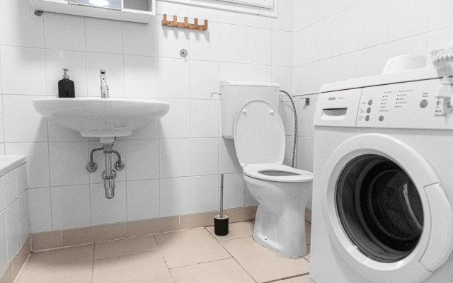 Joyful Apartments at Superb Location near AKH Hospital