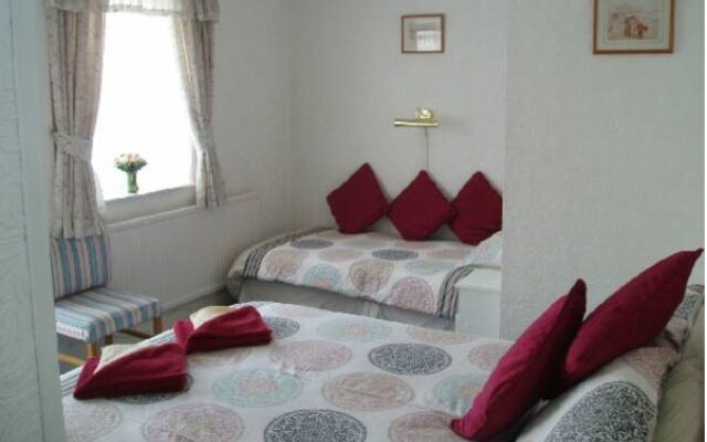 The Pilatus - Guest house