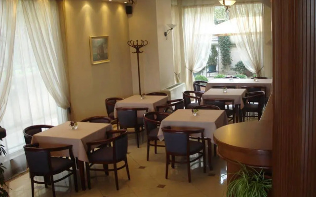 Kapri Hotel