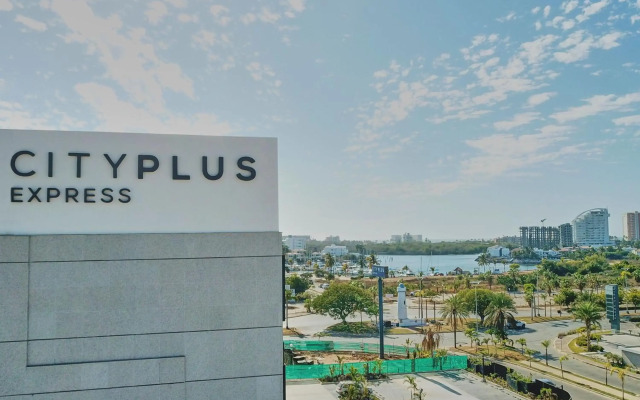 City Express Plus by Marriott Mazatlán
