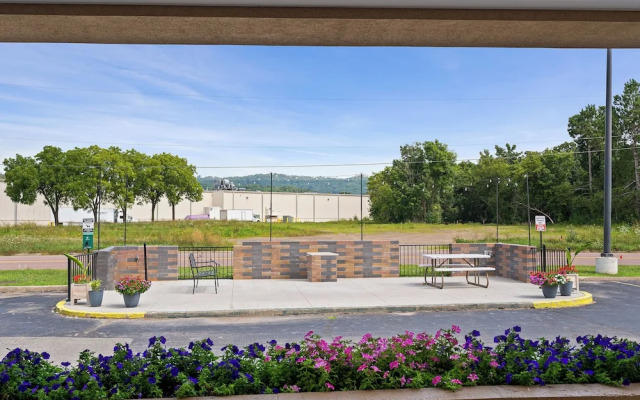 Baymont Inn And Suites La Cros