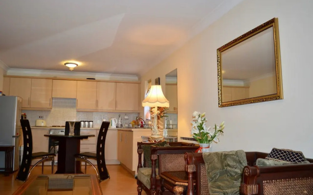 2 Bedroom Apartment Near City Centre