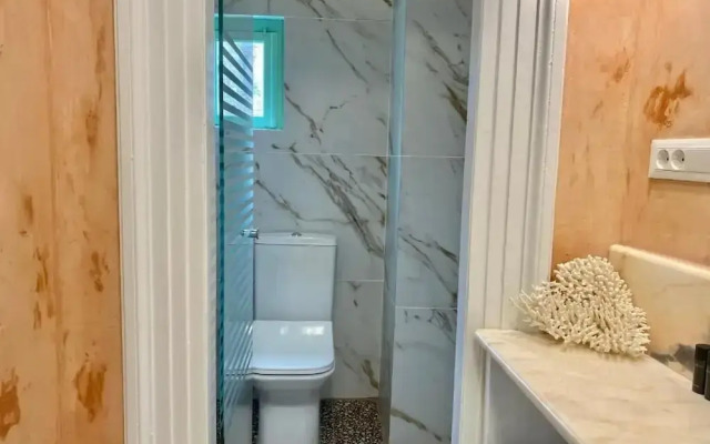 Athenas - Neoclassic Harbour View