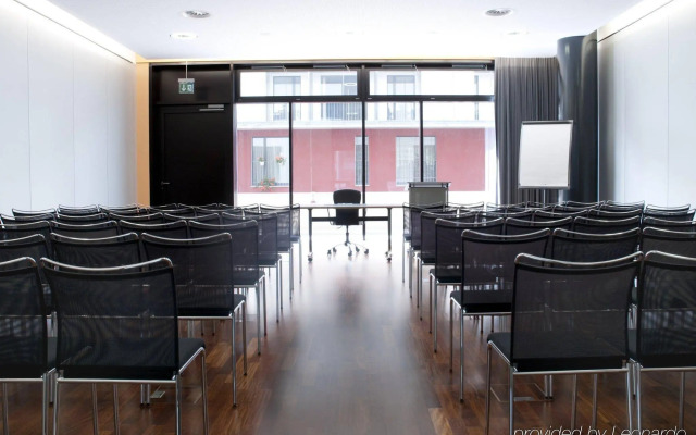 Holiday Inn Zurich - Messe by IHG