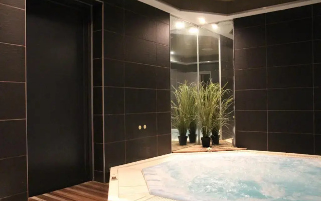 Hotel Kyriad Vichy Spa Cinq Mondes