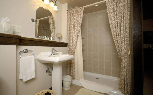 The Roost Bed and Breakfast
