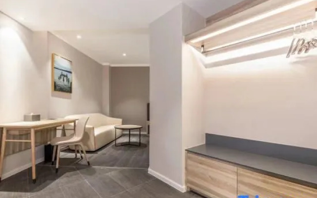 Qingmu Select Hotel (Liyang Aoti Avenue, Wuyue Plaza)