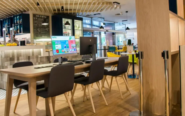 Suites Plaza Hotel & Wellness