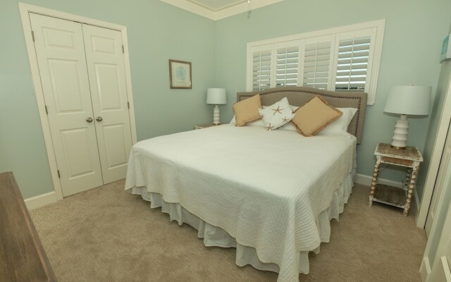 Oceania 106 3 Bedroom Condo by RedAwning