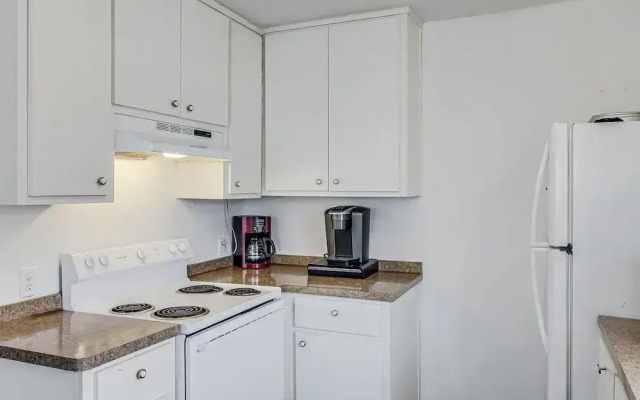 Flirtly Flamingo Rp203a 2 Bedroom Duplex by RedAwning