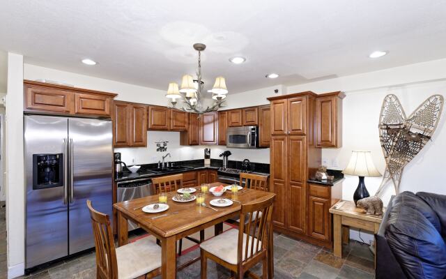 The Crestwood Condominiums