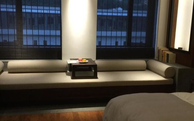 Ruyi Ge Putongshan International Buddhism Culture Communication Center