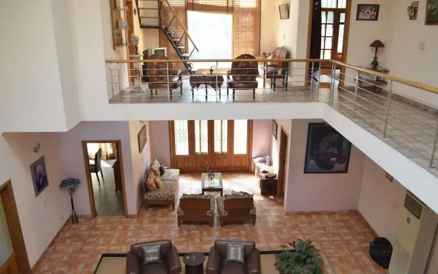 Malik's Villa Menage