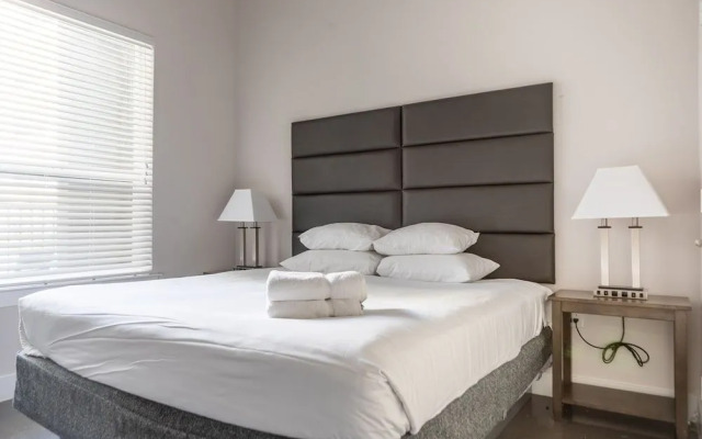 WanderJaunt - Hip East Austin Apartments