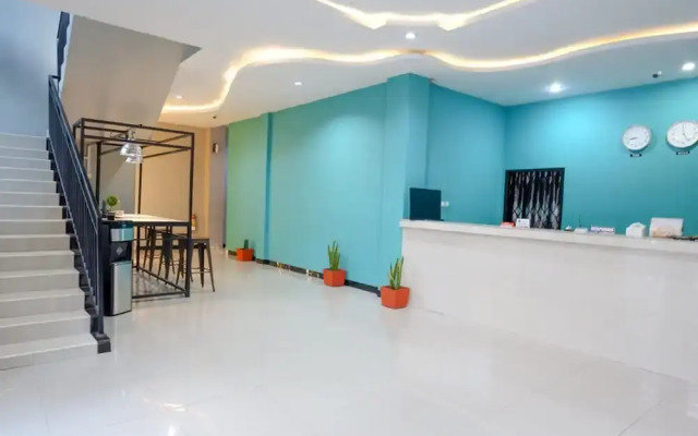 RedDoorz @ G Hotel Luwuk