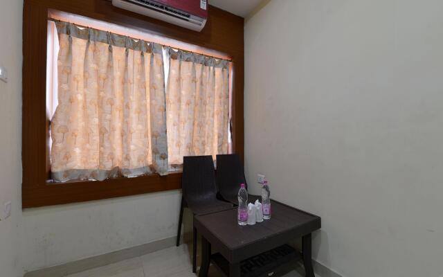 OYO 9048 Hotel Lucifer