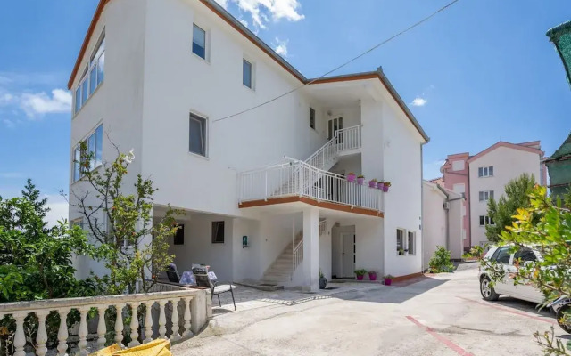 Apartment Lucija near Trogir